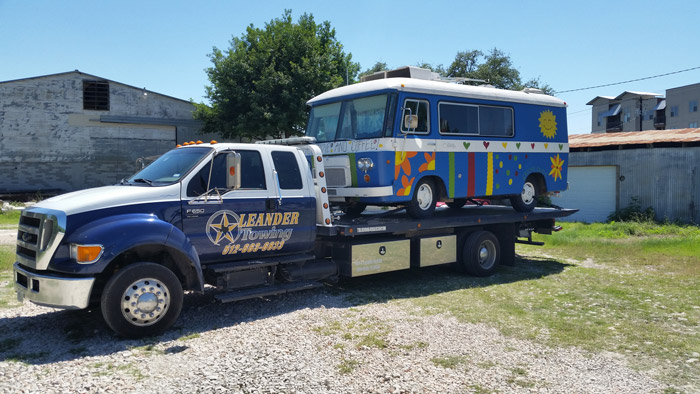 Local towing, Flatbed & Roadside Assistance in Leander & Austin TX